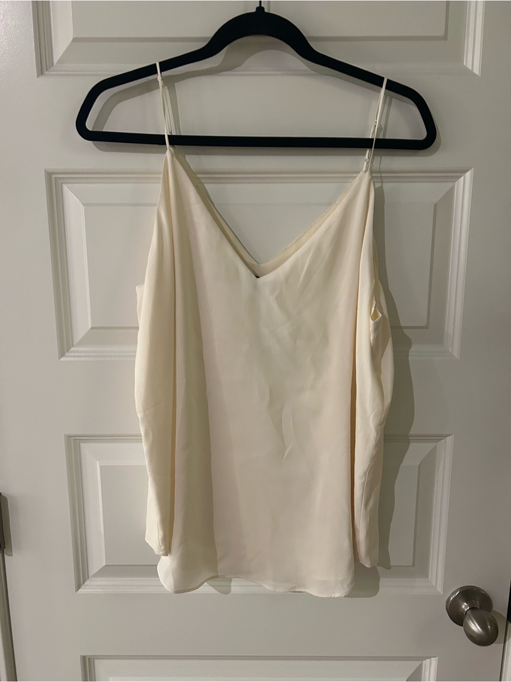 Express Cream V-Neck Spaghetti Strap Cami